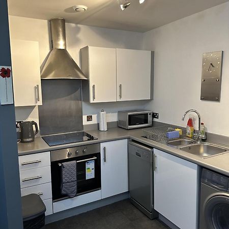 Remarkable 2-Bed Apartment In Wolverhampton Exterior photo