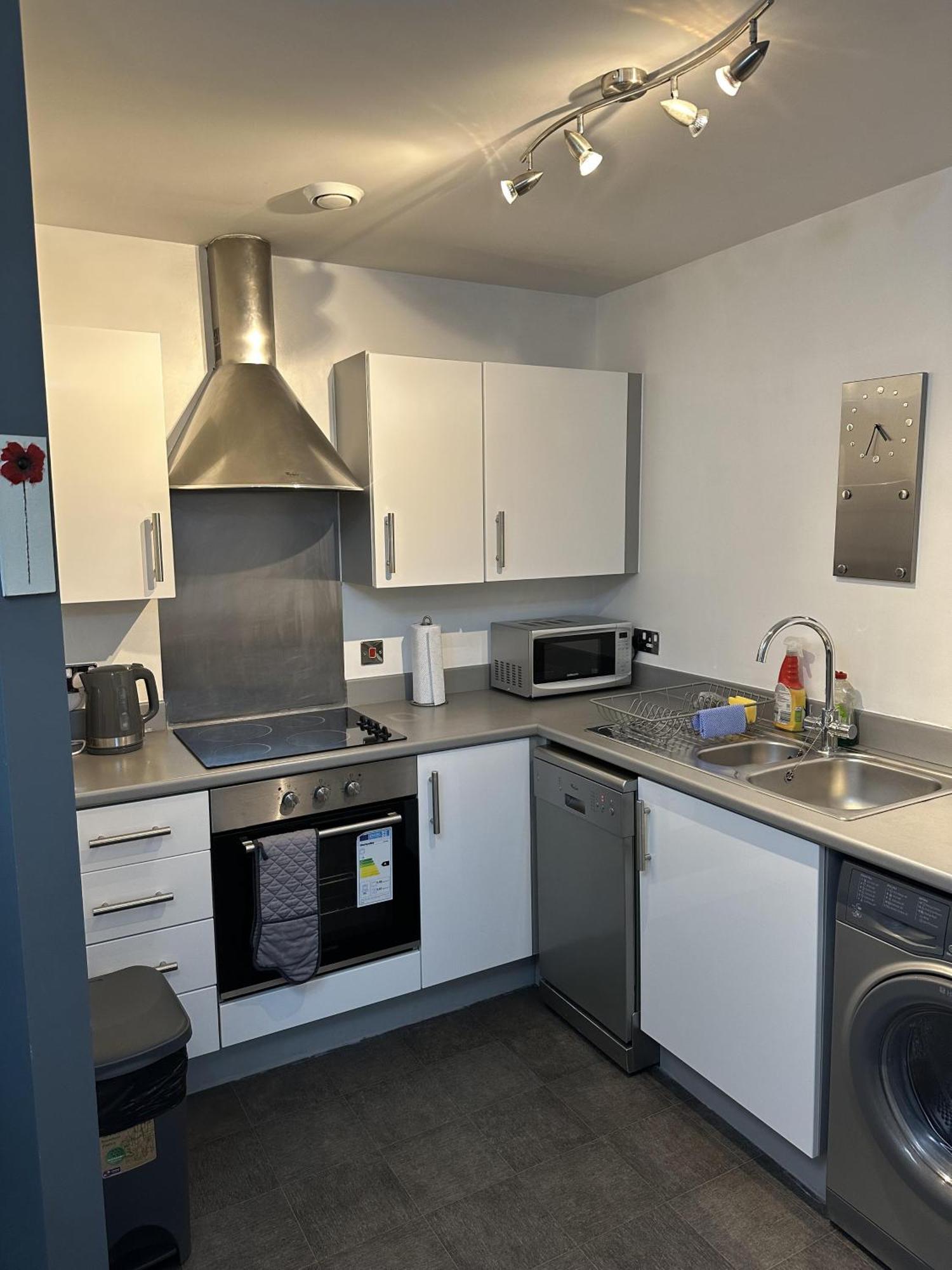Remarkable 2-Bed Apartment In Wolverhampton Exterior photo