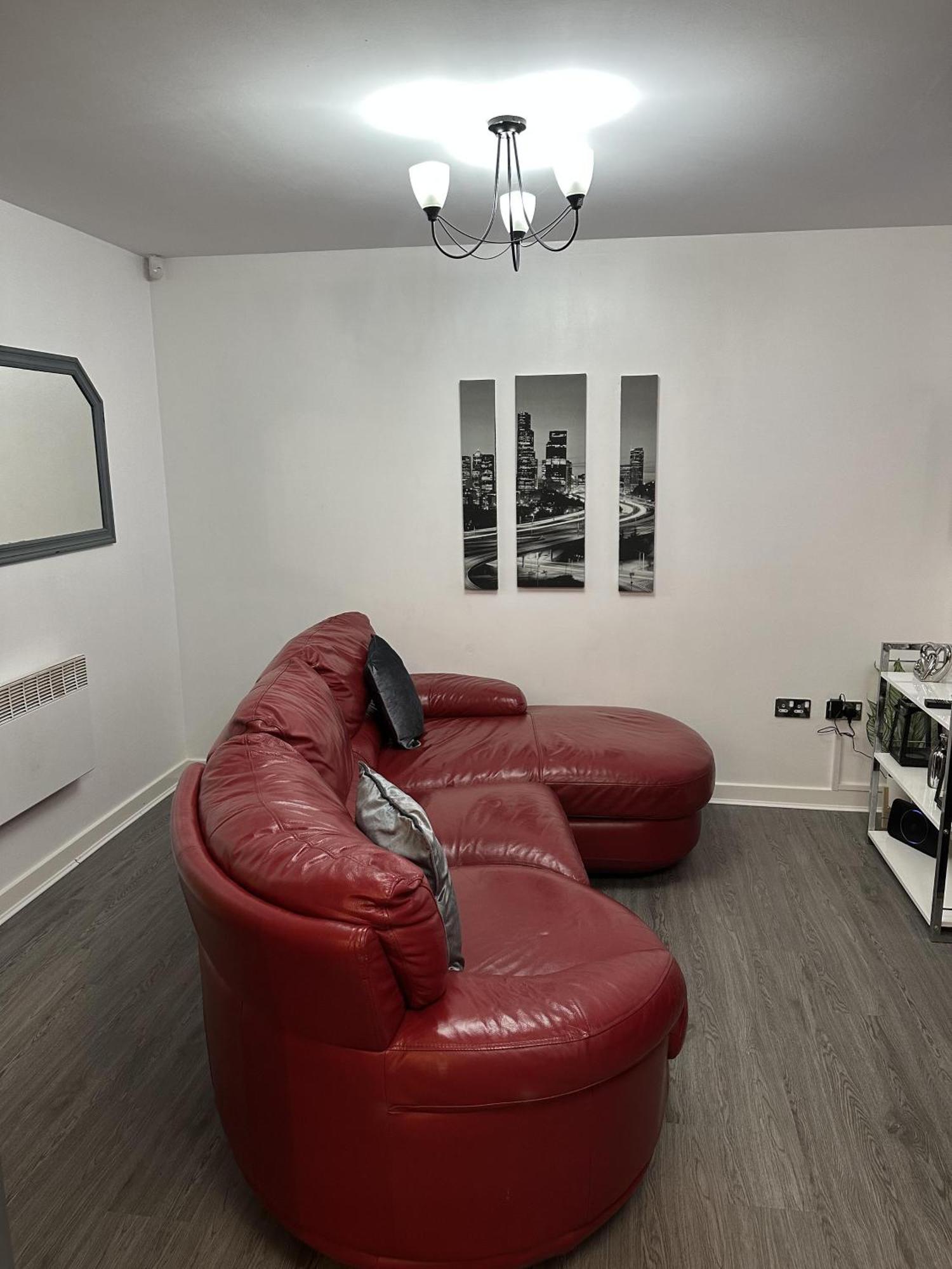 Remarkable 2-Bed Apartment In Wolverhampton Exterior photo