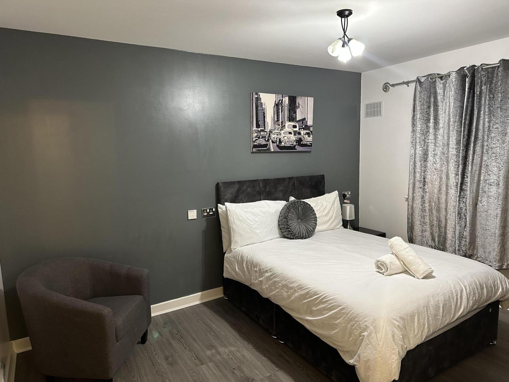 Remarkable 2-Bed Apartment In Wolverhampton Exterior photo