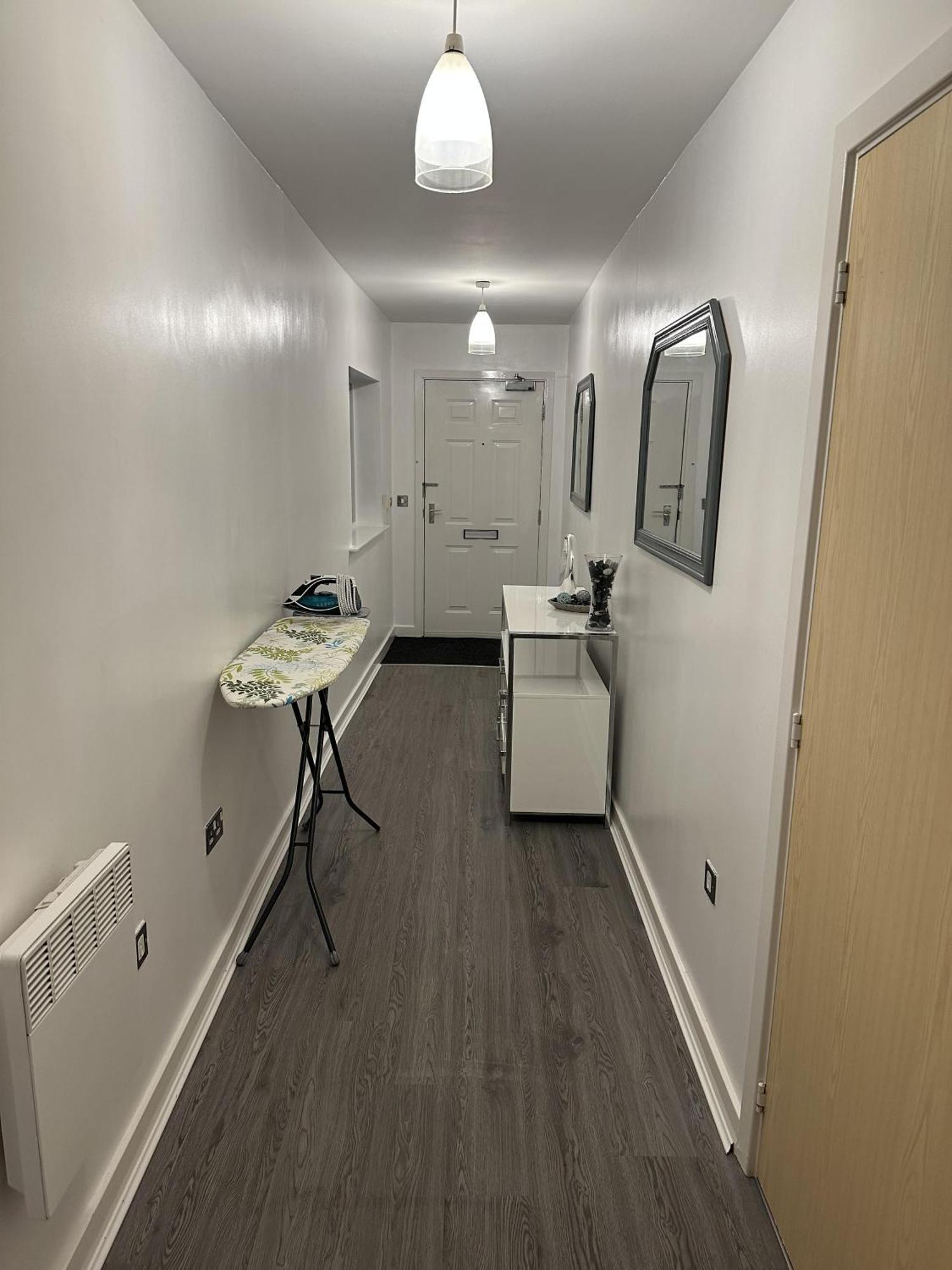Remarkable 2-Bed Apartment In Wolverhampton Exterior photo